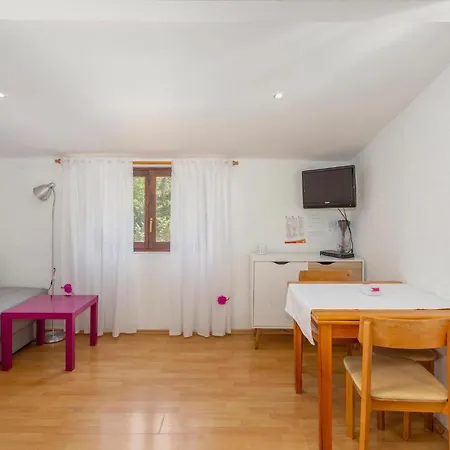 Beautiful In With Kitchen Omisalj