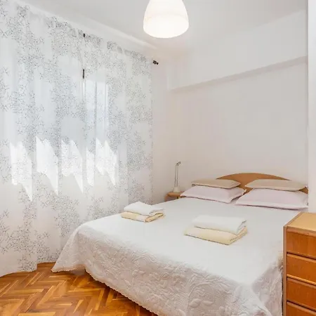 Apartment Beautiful In With Kitchen Omisalj