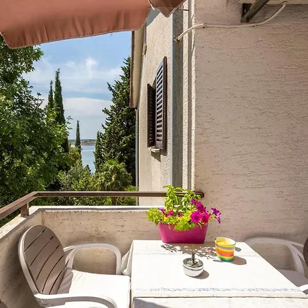 1 Bedroom Beautiful In *