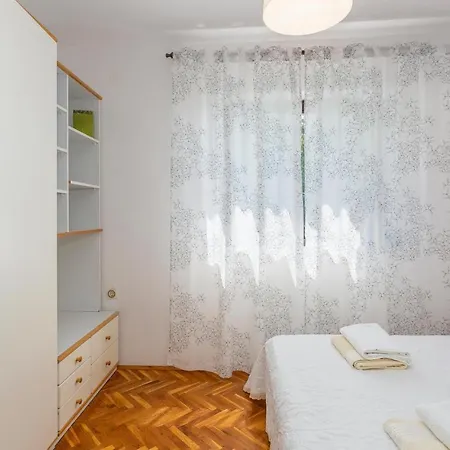 Apartman 1 Bedroom Cozy In Omišalj