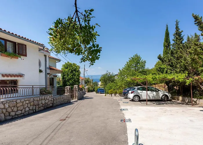 1 Bedroom Cozy In * Omišalj